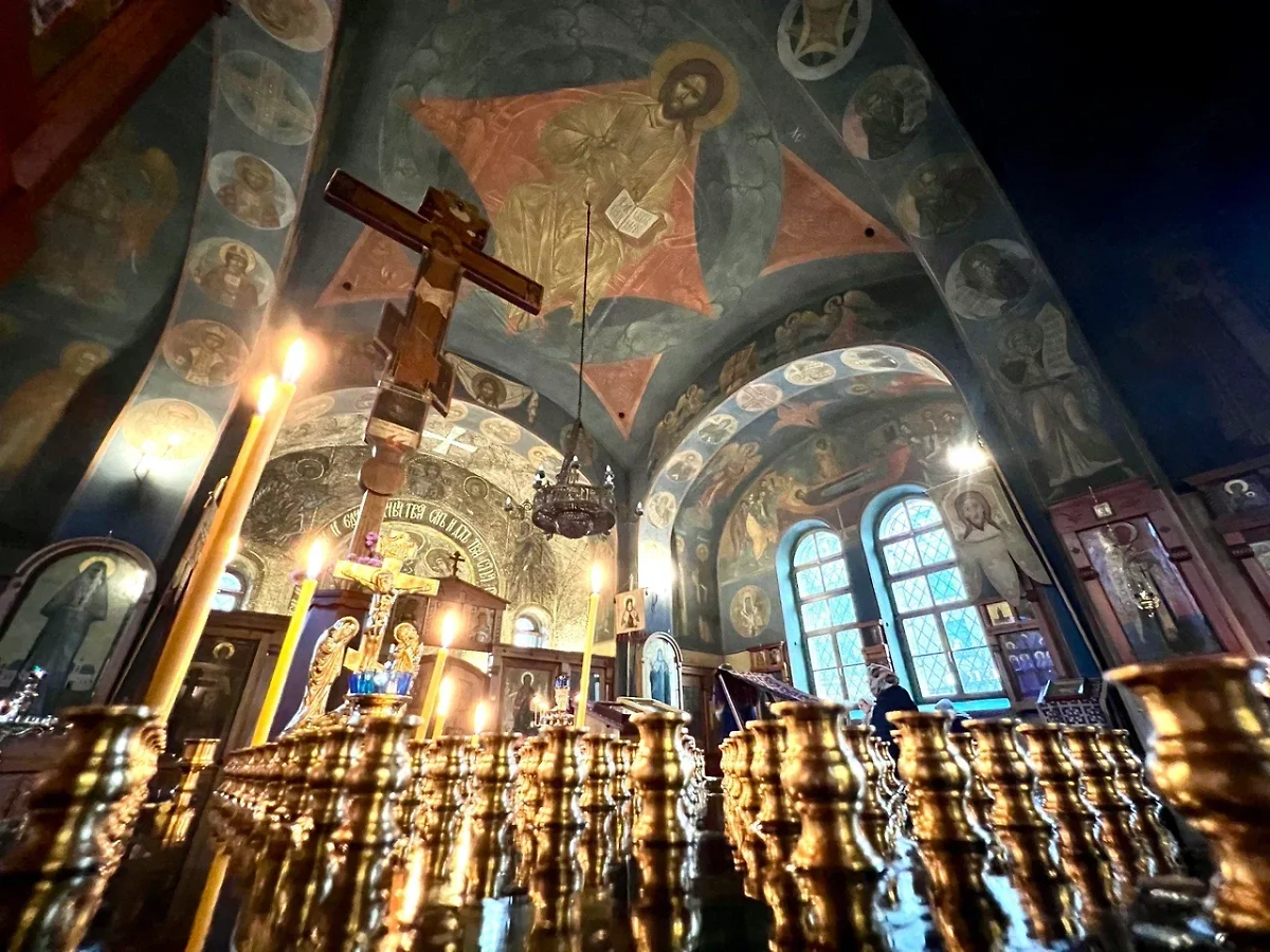 РПЦ осудила Молдавию за срыв поездки архиепископа Маркелла за благодатным огнём. Обложка © Life.ru 