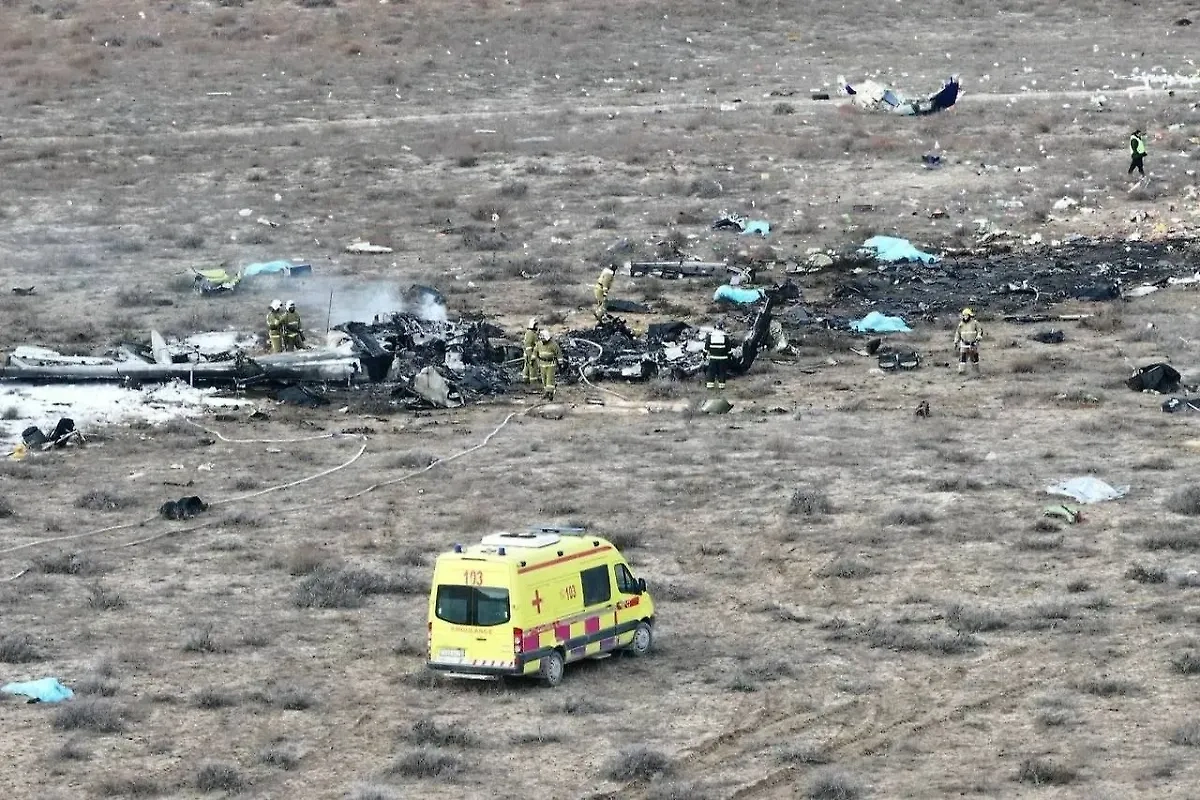 Место крушения самолёта AZAL в Актау. Обложка © Telegram / Tengrinews / Азамат Сарсенбаев