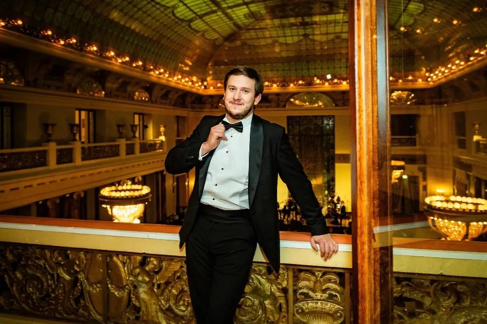 Солист Большого театра Василий Соколов. Обложка © VK / Василий Соколов