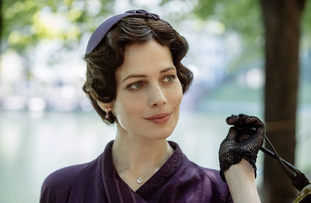 Юлия Снигирь. "Мастер и Маргарита". Режиссёр Михаил Локшин, сценаристы Роман Кантор, Михаил Локшин, Михаил Булгаков / kino-teatr.ru