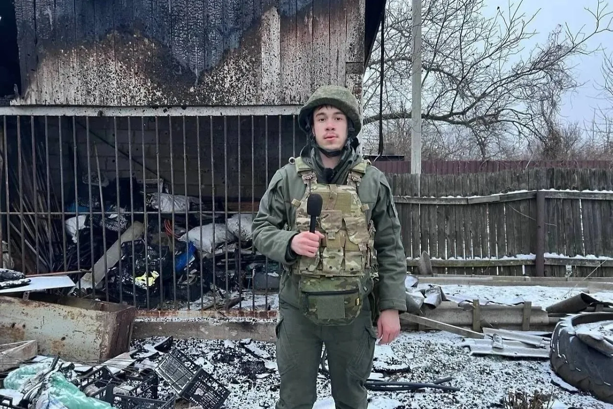 Пострадавший военкор. Обложка © Vk / Даниил Пионтковский