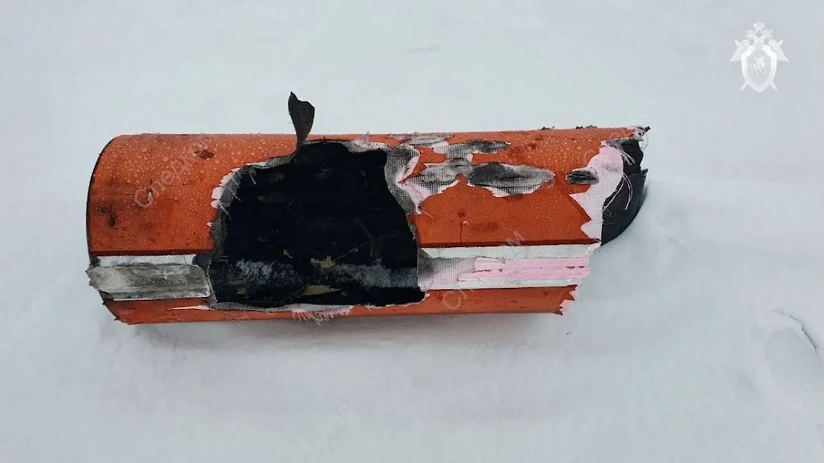 Обломок на месте крушения военно-транспортного самолёта Ил-76 в Белгородской области. Обложка © СК РФ