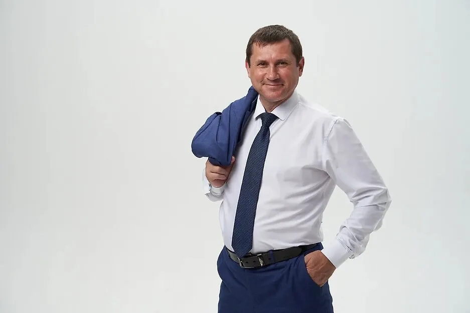 Чиновник из Перми брал взятки оплатой кредита на машину. Обложка © VK / Дмитрий Дробинин 