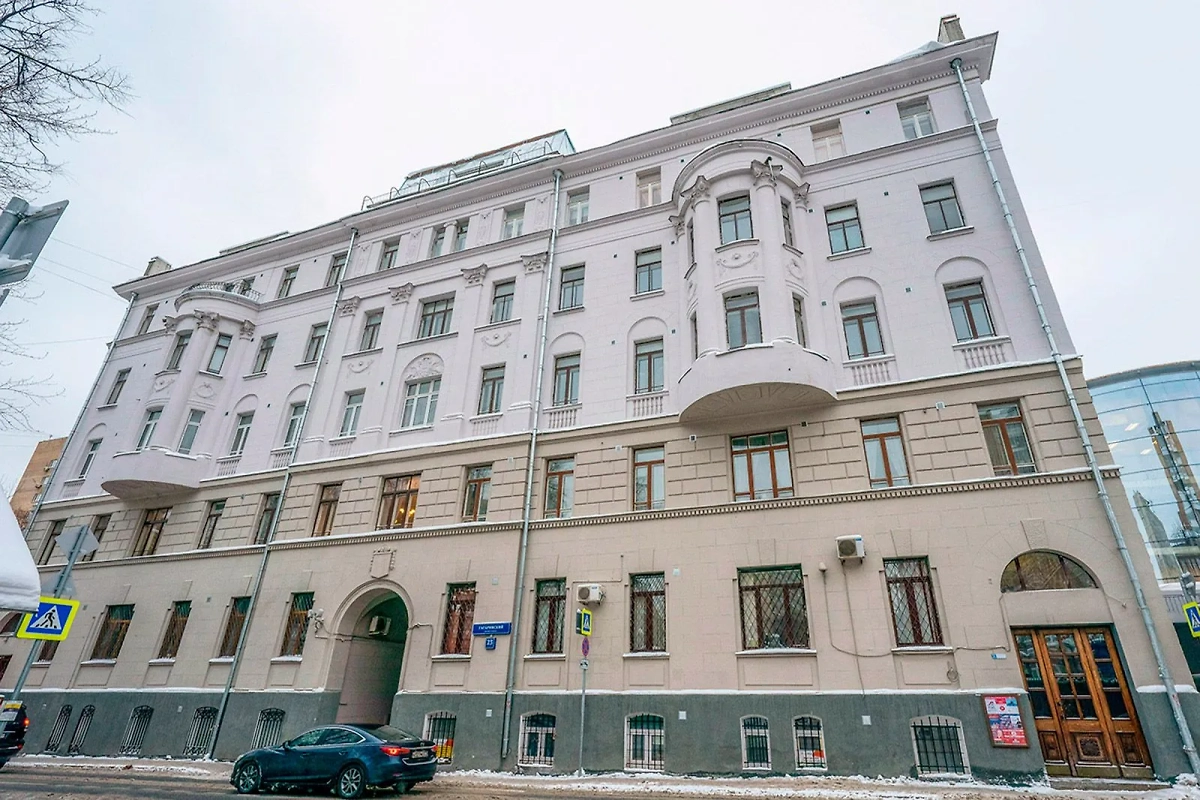 Дом № 23, строение 1 в Гагаринском переулке в Москве, построенный в стиле неоклассицизма. Также известен как доходный дом Гартман. Фото © Mos.ru