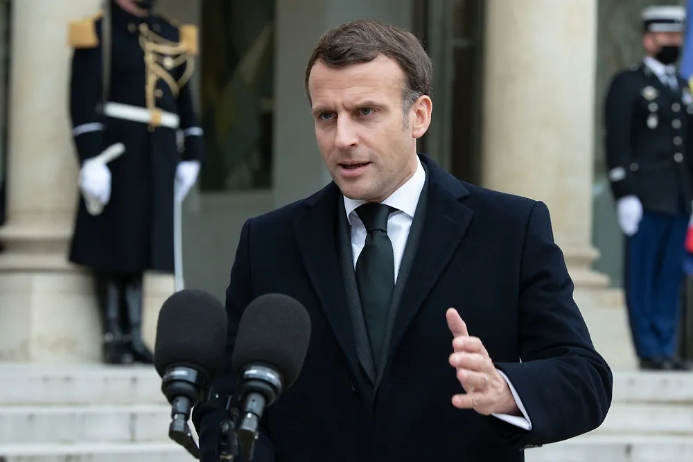 Французский лидер Эмманюэль Макрон. Обложка © shutterstock