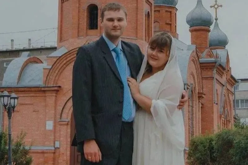 Учительница из Новосибирской области Марина Львова с супругом. Обложка © T.me / Mash Syberia