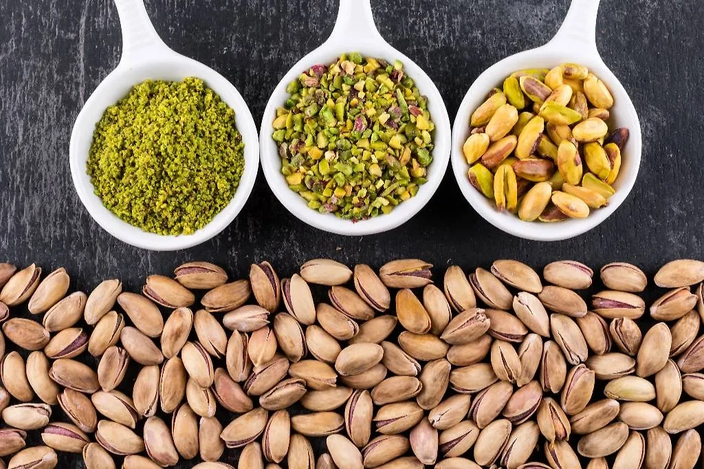 Фисташки улучшают состояние кожи, волос, ногтей. Обложка © Freepik / 8photo