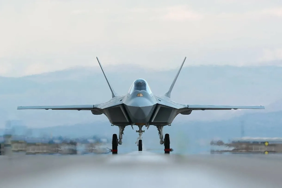 Истребитель Kaan. Обложка © Wikipedia / Dimir