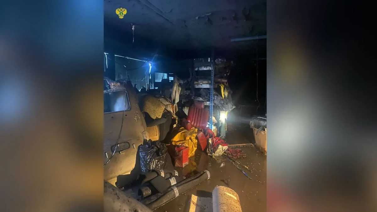 В результате пожара на многоярусной парковке в Москве погиб один человек. Фото © t.me / moscowproc