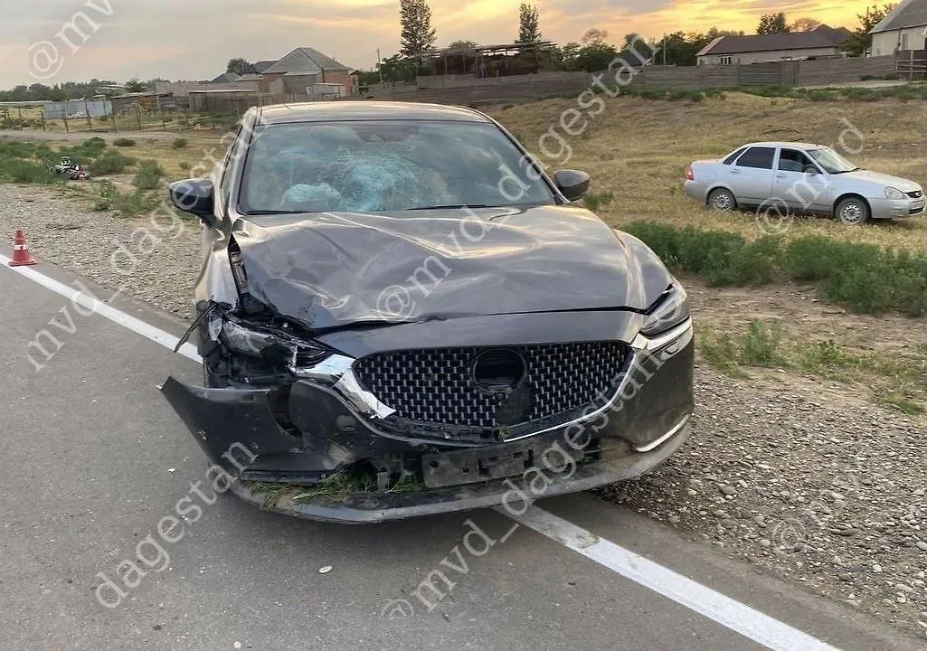 На этой "мазде" обвиняемый сбил насмерть 14-летнего подростка в мае 2023 года в Дагестане. Фото © Пресс-служба УМВД по Дагестану