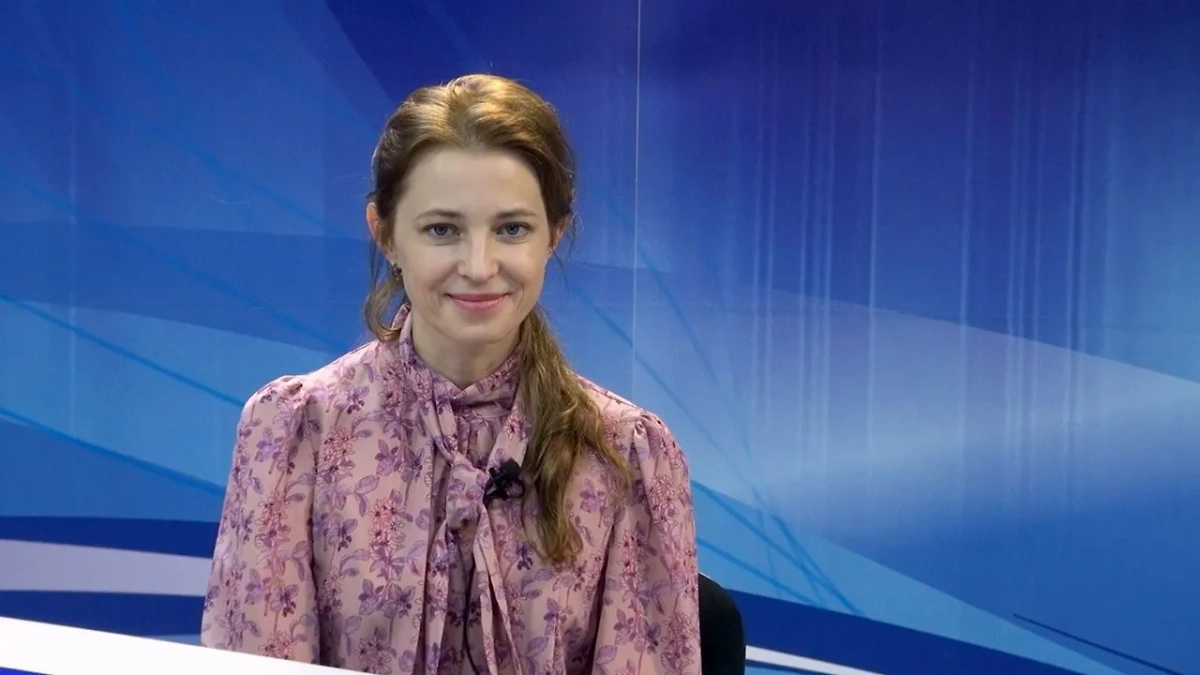 Наталья Поклонская впервые за 1,5 года появилась в эфире. Обложка © VK / Нара Тв