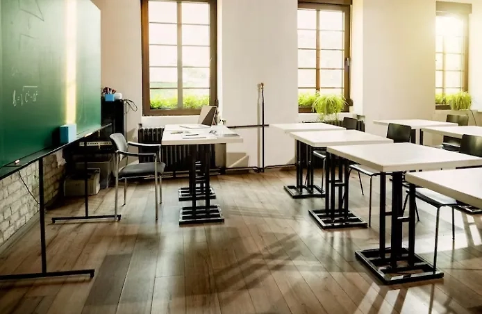 В Коми ряд школ закрыли на карантин. Обложка © freepik