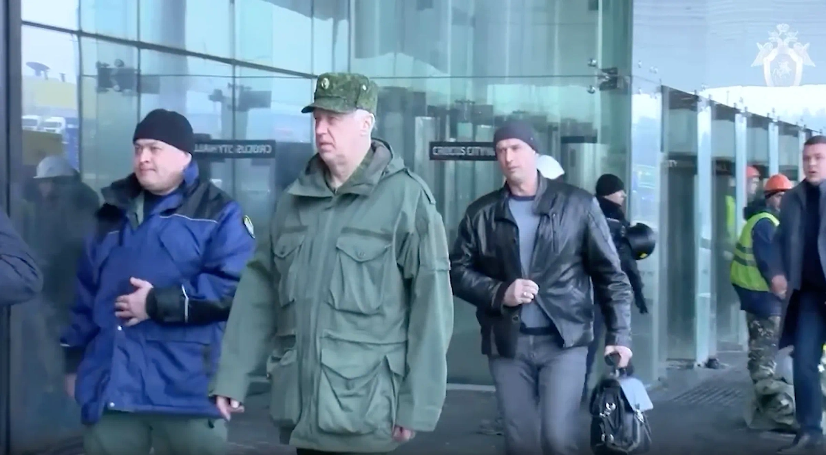 Председатель СК РФ Александр Бастрыкин прибыл к "Крокус сити холлу". Обложка © Telegram / Следком
