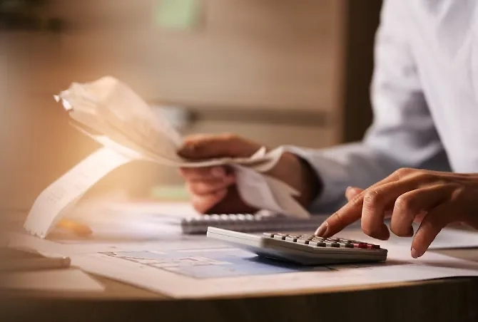 Регионы РФ сравнили по уровню зарплаты. Обложка © freepik