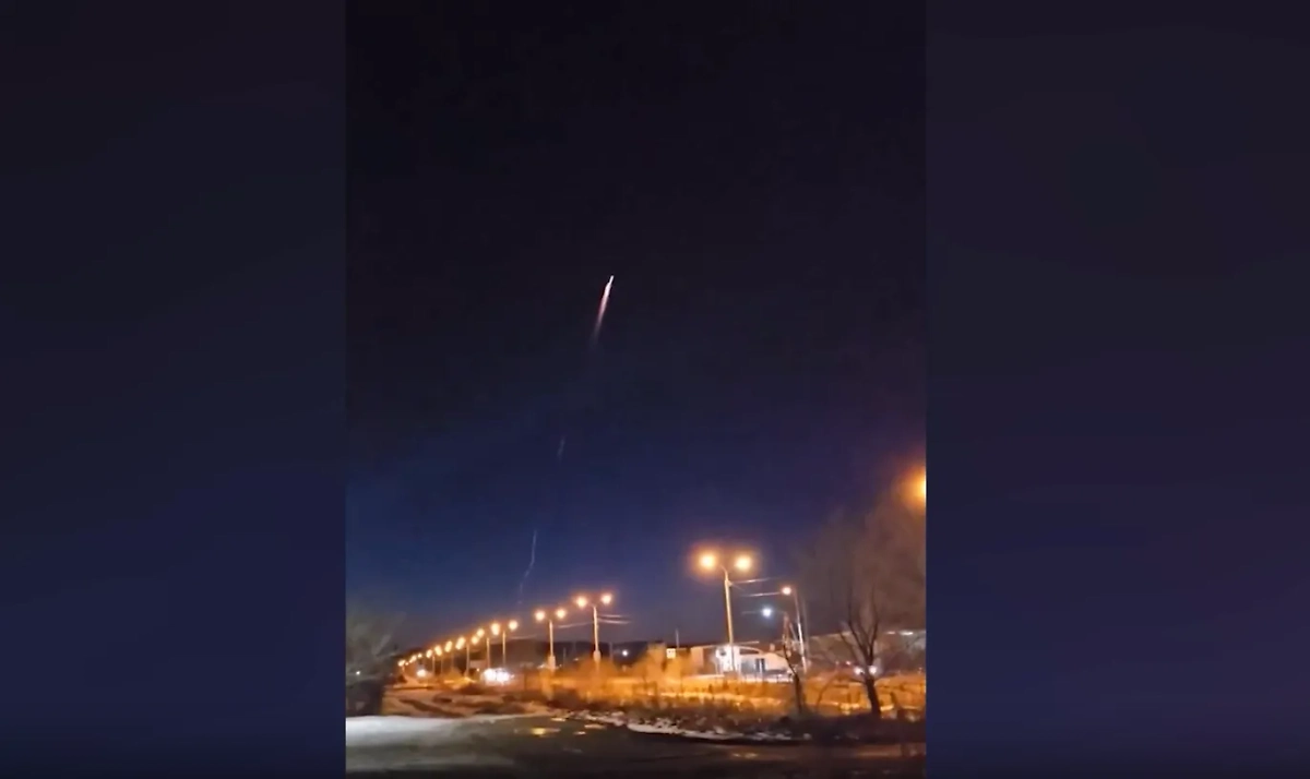 Над Хабаровским краем пронёсся странный светящийся объект. Обложка © VK / Подслушано в Зауралье