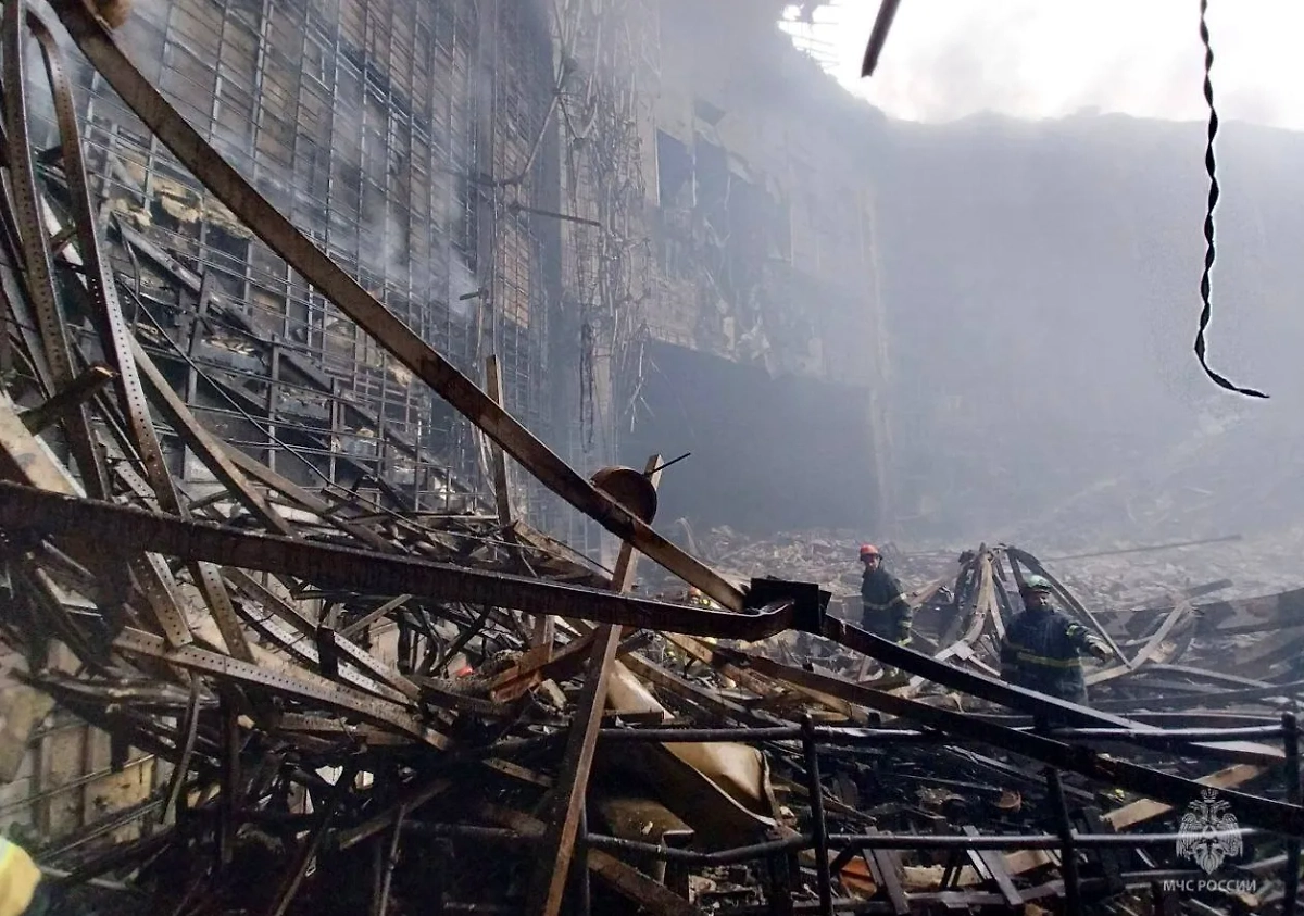"Крокус" после теракта. Обложка © МЧС России