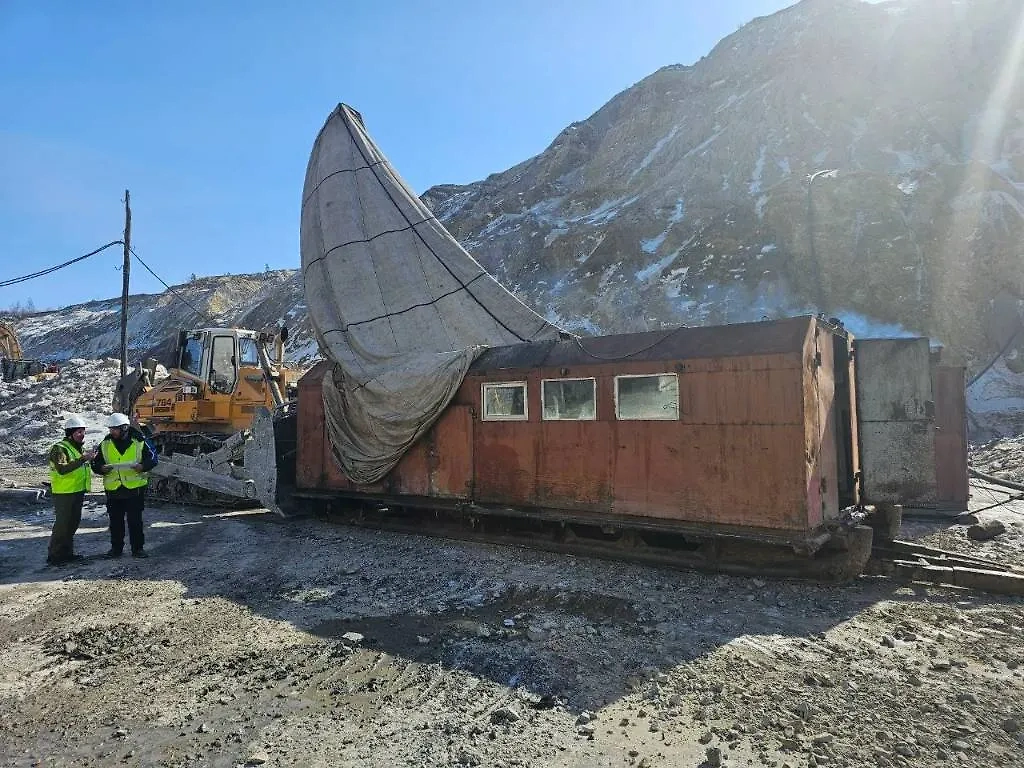 Место обрушения на руднике золотодобывающего комбината "Пионер" в Амурской области. Обложка © Telegram / Василий Орлов