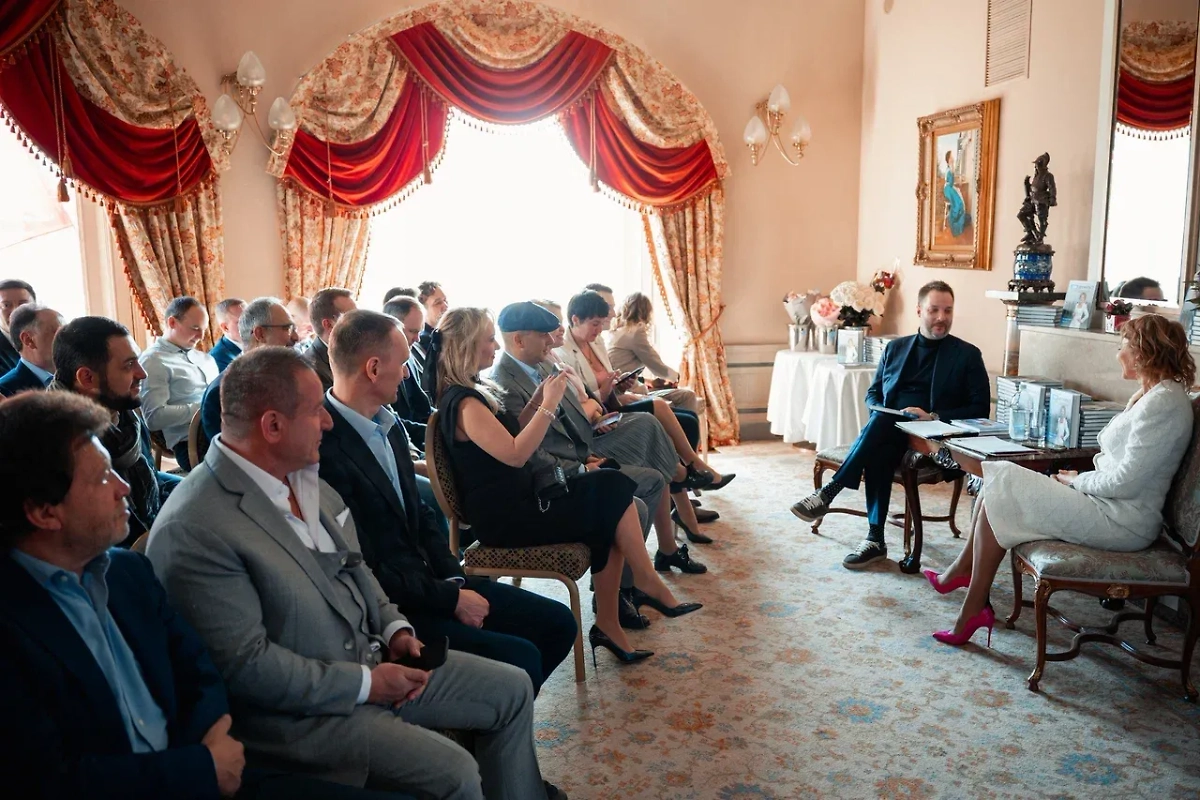 В Москве презентовали книгу бизнес-омбудсмена Минеевой "Как дружить с государством?" Фото предоставлено Life.ru