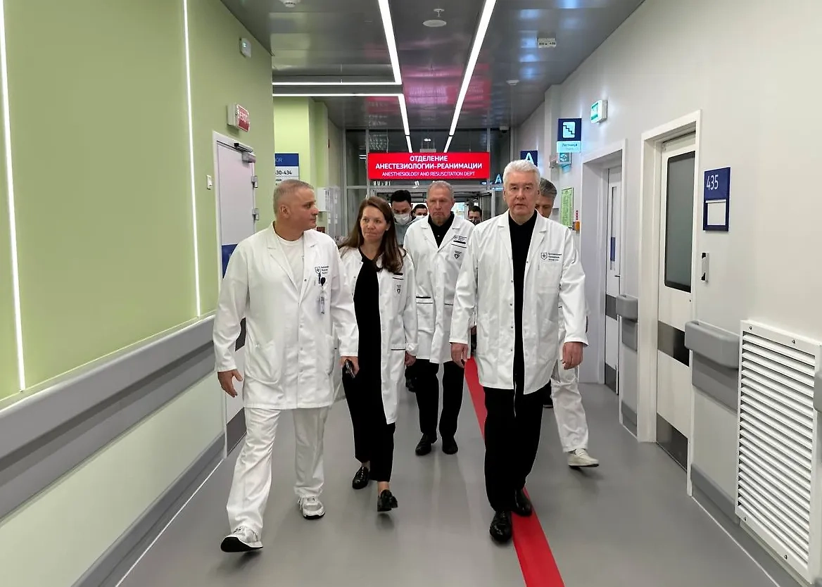 Мэр Москвы Сергей Собянин посетил пострадавших в теракте, доставленных в Боткинскую больницу. Фото © Telegram / Мэр Москвы Сергей Собянин