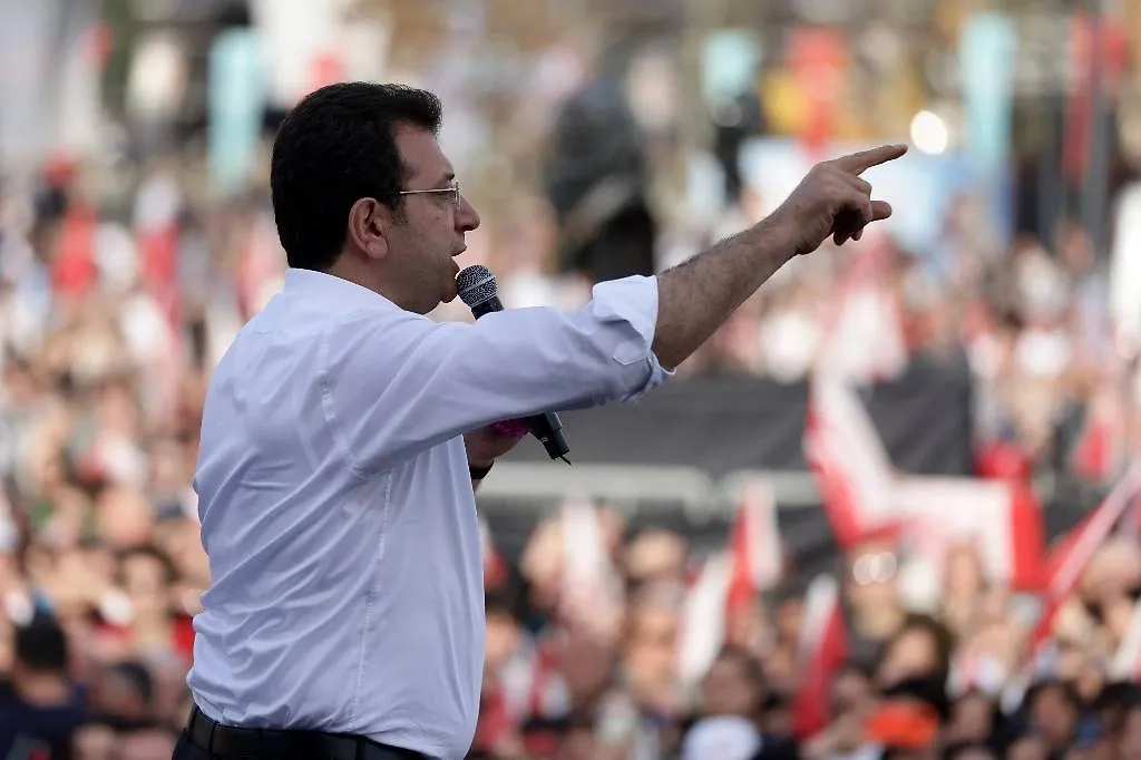 Мэр Стамбула от РНП Экрем Имамоглу лидирует на муниципальных выборах. Обложка © ТАСС / EPA / ERDEM SAHIN