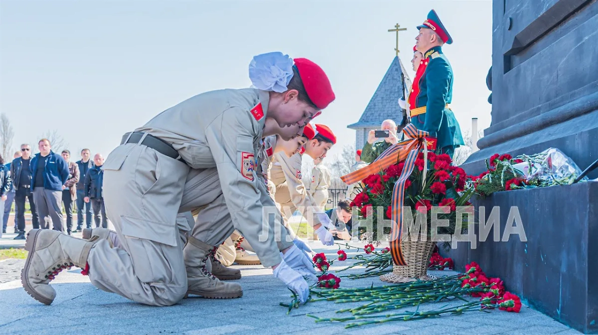 Митинг-реквием в память жертв украинской агрессии. Фото © Telegram / Луганьмедиа