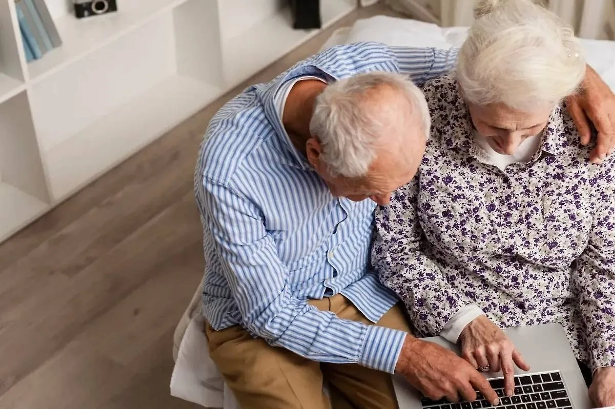 Пенсионеры. Обложка © Freepik