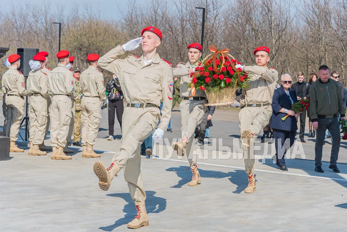 Митинг-реквием в память жертв украинской агрессии. Фото © Telegram / Луганьмедиа