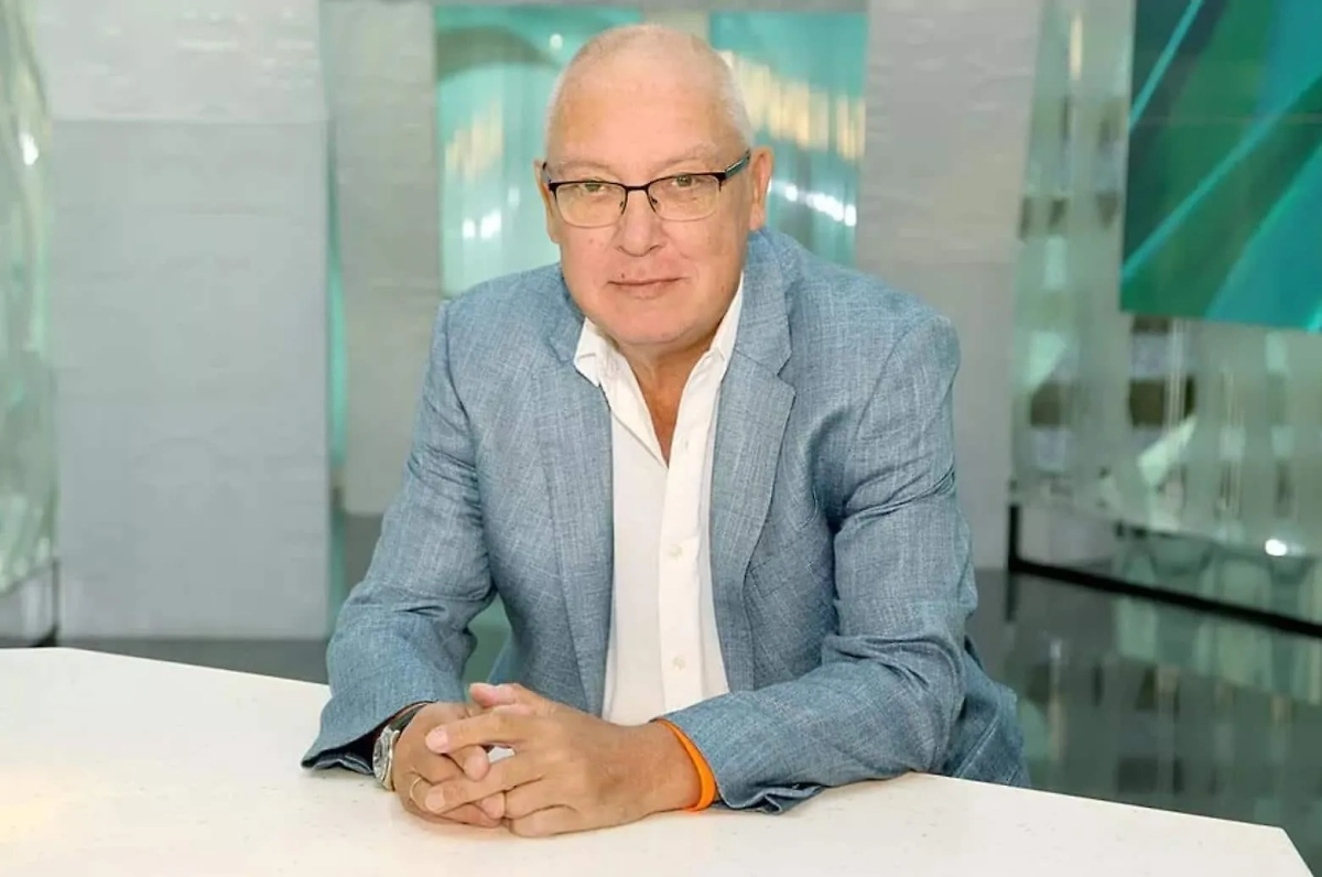 Максим Никулин. Обложка © VK / Большой Московский Цирк