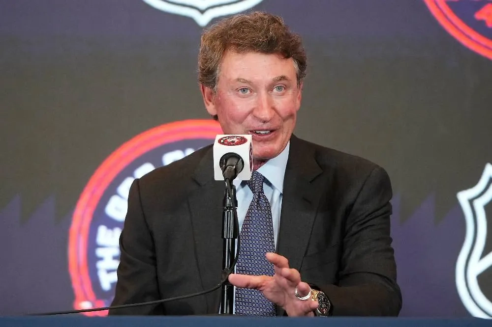 Уэйн Гретцки. Обложка © ТАСС / АР / Mark Schiefelbein