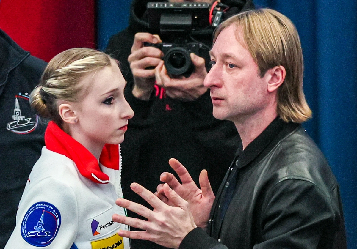 Софья Муравьёва и Евгений Плющенко. Обложка © ТАСС/ Сергей Бобылёв