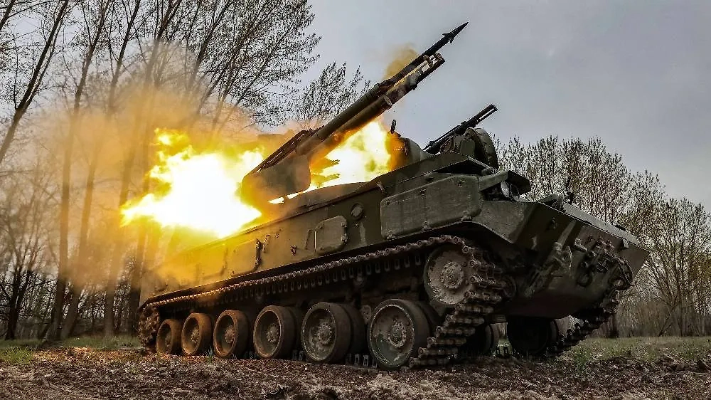 Работа российских танкистов в зоне СВО. Обложка © ТАСС / Алексей Коновалов