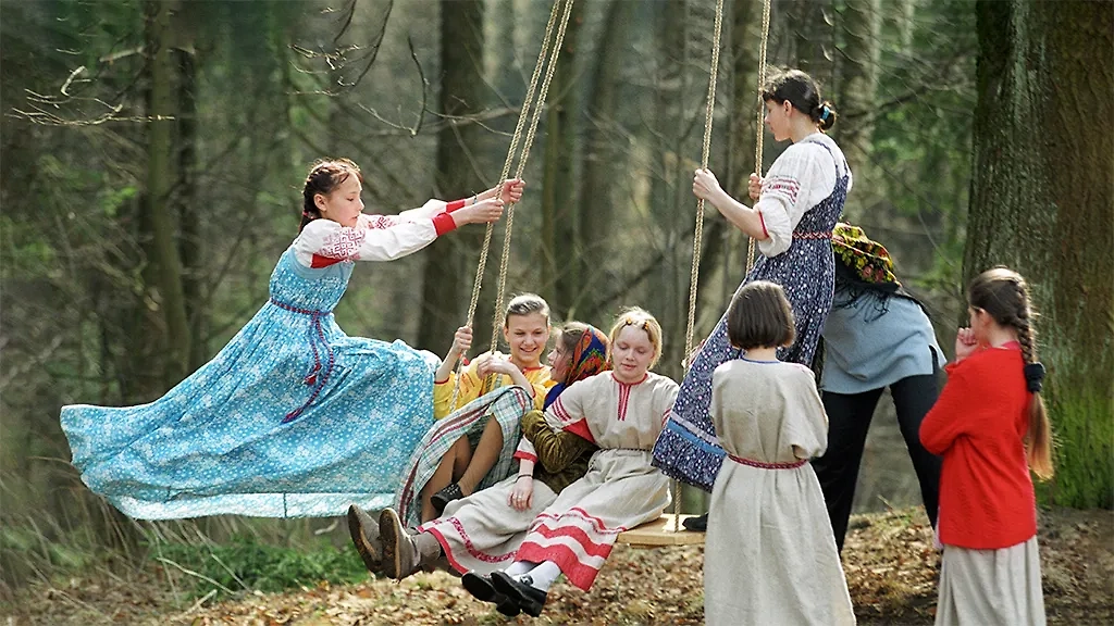 Красная горка 2025: история и традиции праздника. Обложка © ТАСС / Юрий Белинский