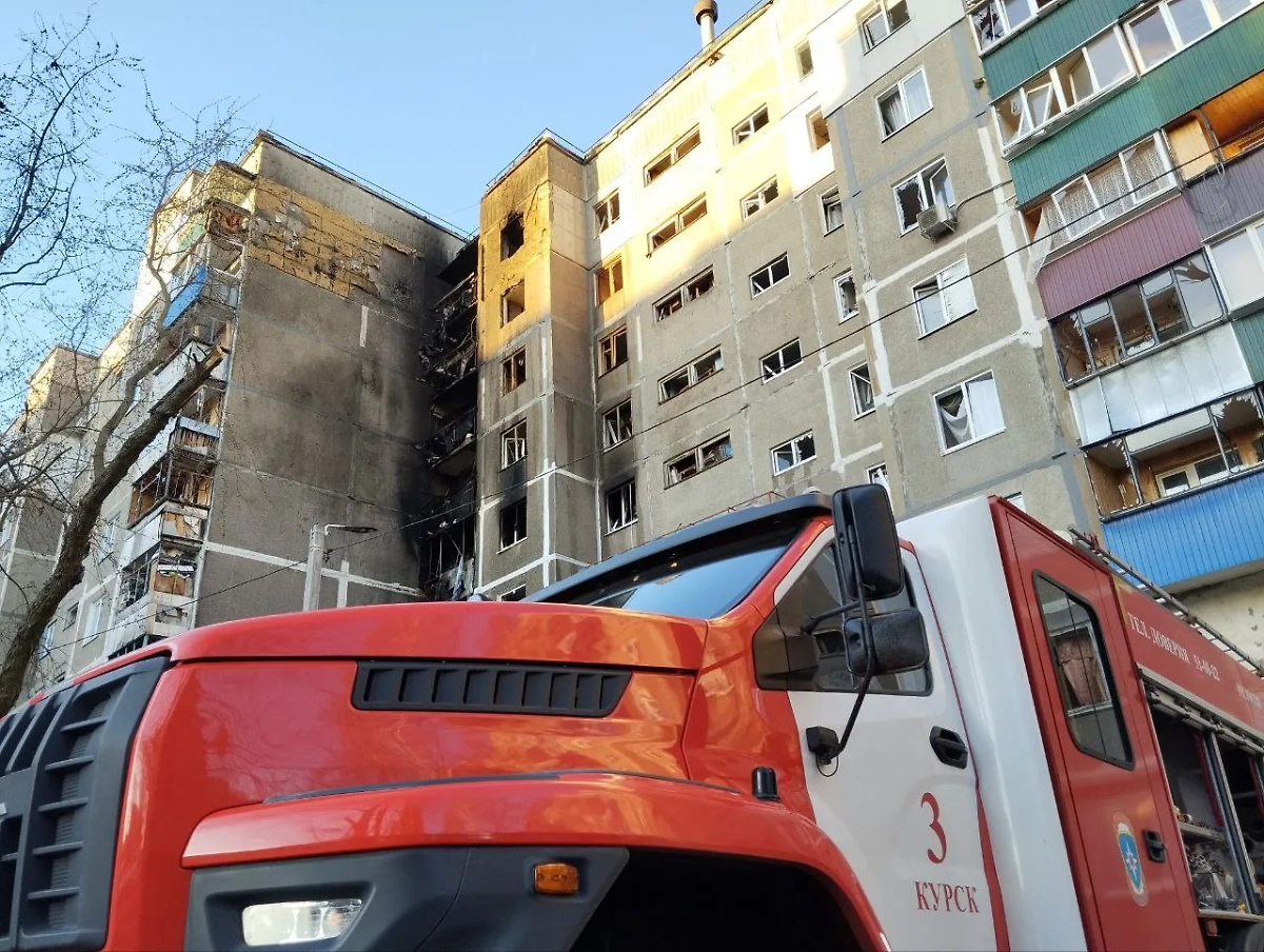 Последствия атаки ВСУ по жилым домам. Обложка © Telegram / Курская область