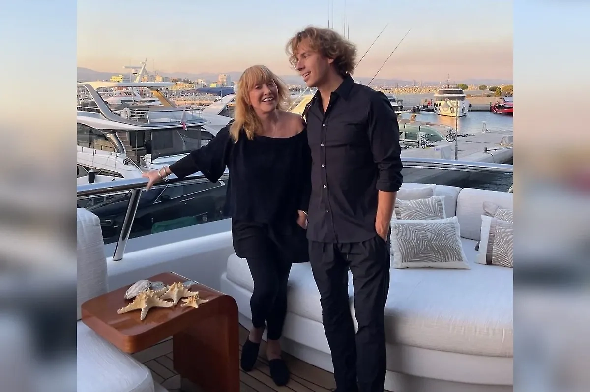 Алла Пугачёва и Максим Галкин* празднуют день рождения примадонны на яхте. Обложка © Instagram (соцсеть запрещена в РФ; принадлежит корпорации Meta, которая признана в РФ экстремистской) / maxgalkinru