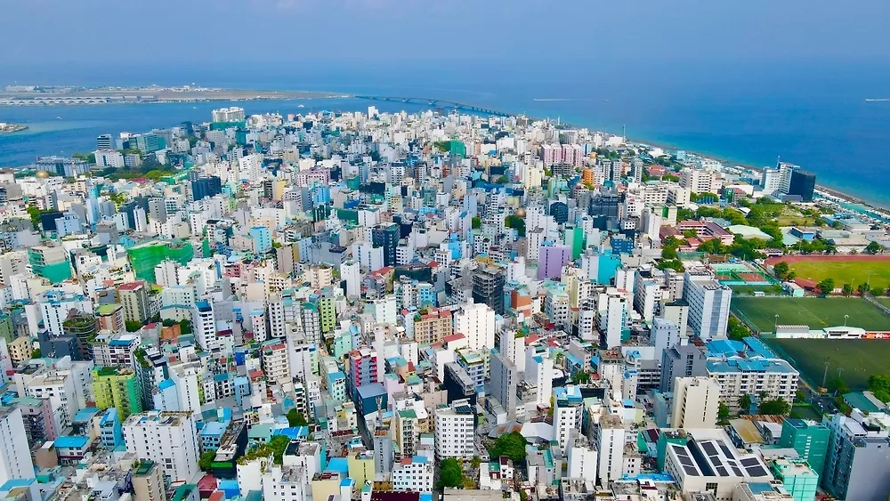 Вид на столицу Мальдив Мале. Обложка © Shutterstock / FOTODOM / haafitte37