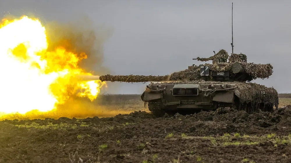 Российские танкисты работают в зоне СВО. Обложка © ТАСС / Алексей Коновалов