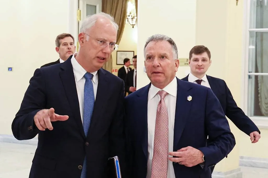 Кирилл Дмитриев и Стив Уиткофф. Фото © ТАСС / Вячеслав Прокофьев