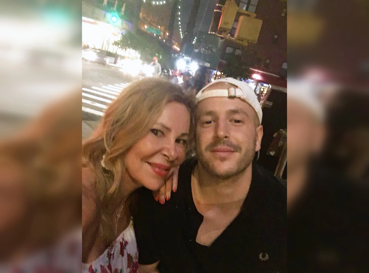 Ана Обрегон с сыном Алессо Лекио. Обложка © X / anitaobregon