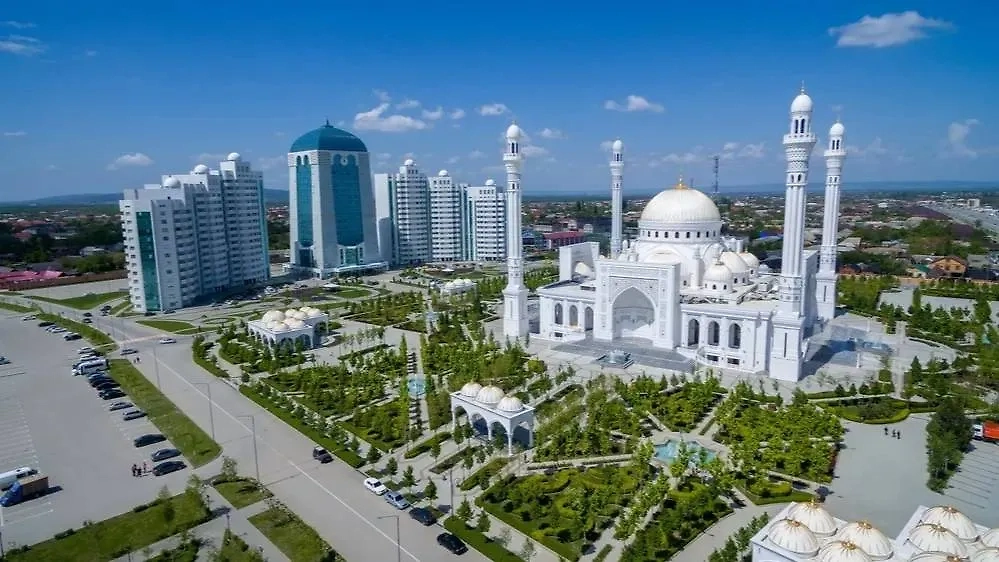 Чечня привлекает своей городской архитектурой и мечетями. Фото © Shutterstock / FOTODOM / AAresTT