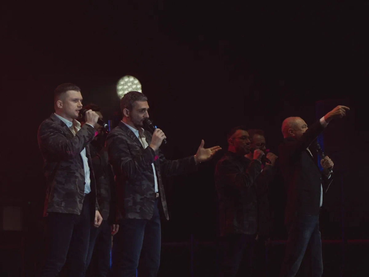 Благотворительные концерты в Курской области. Фото © Хор Турецкого