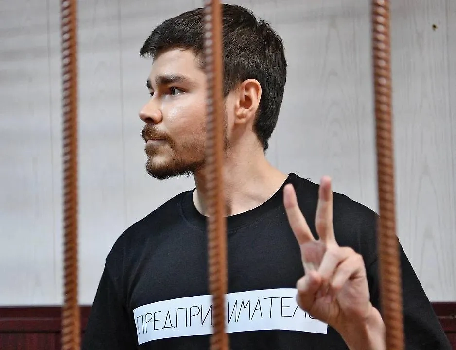 Аяз Шабутдинов. Обложка © Telegram / Аяз