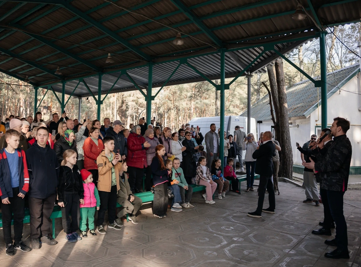 Благотворительные концерты в Курской области. Фото © Хор Турецкого