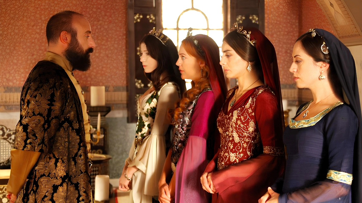 6 самых жутких наказаний для наложниц в гаремах Востока. Обложка © Кадр из сериала «Великолепный век», режиссёры Дурул Тайлан, Ямур Тайлан, Ягыз Алп Акайдын и др., сценаристы Мераль Окай, Йылмаз Шахин / Kinopoisk
