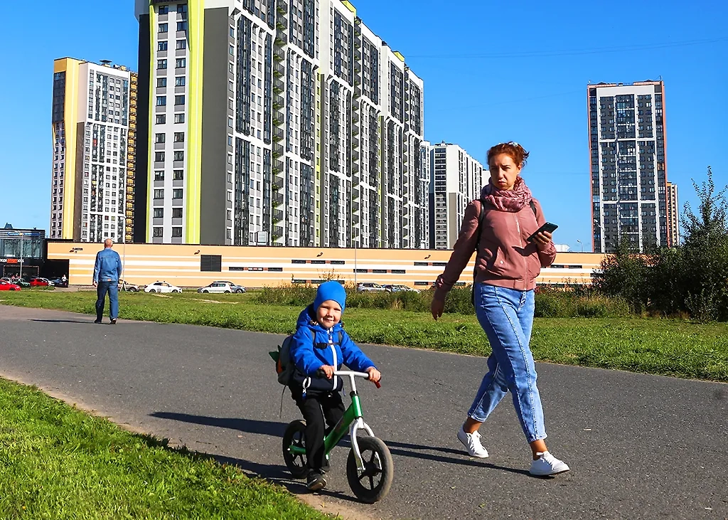 Застройщики стали увеличивать дисконты на первичную недвижимость. Обложка © ТАСС / Роман Пименов