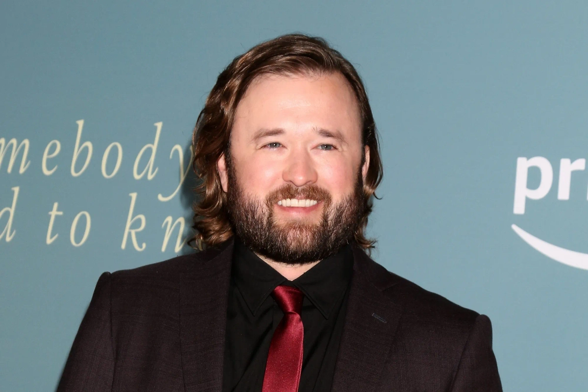 Хейли Осмент. Обложка © Shutterstock / FOTODOM / Kathy Hutchins