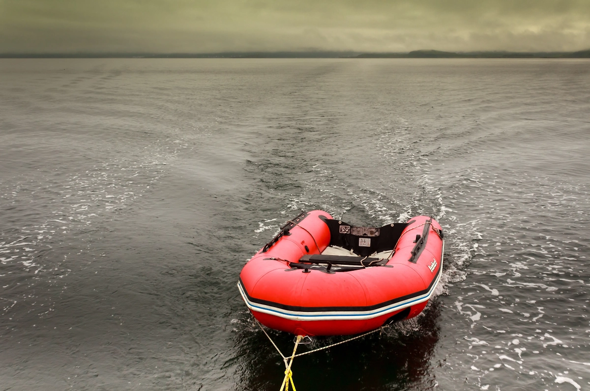 Одесситы сбежали от ТЦК в Россию на лодке. Обложка © Shutterstock / FOTODOM / Noel Boardman