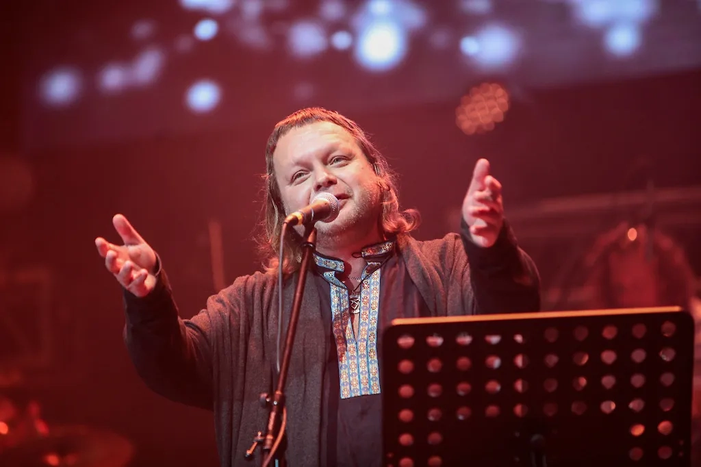 Лидер рок-группы «Бахыт-Компот» Вадим Степанцов. Обложка © ТАСС /   Мария Дмитриенко