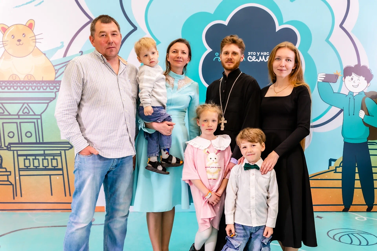 Семья Зверевых-Крыловых из Владивостока. Обложка © Предоставлено Life.ru