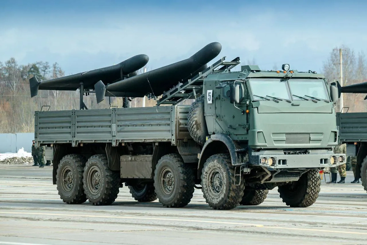 КамАЗ с двумя «Геранями» в кузове. Обложка © Telegram / Военный Осведомитель