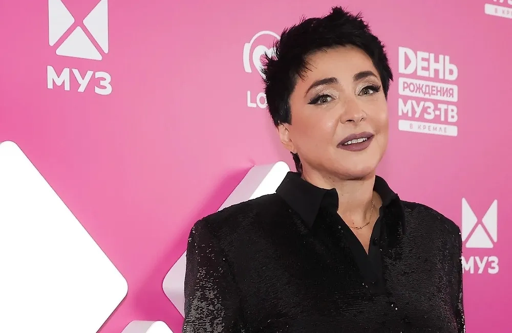 Лолита Милявская. Фото © ТАСС / Сергей Карпухин